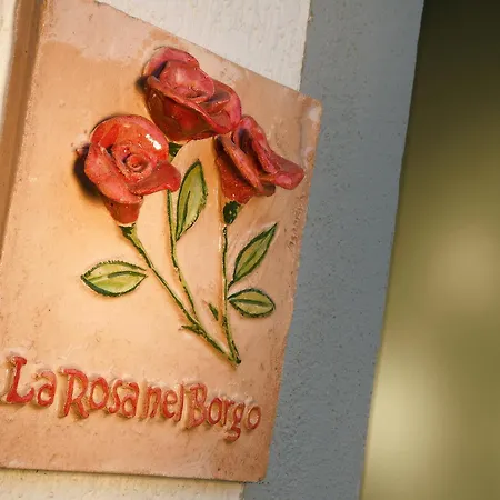 La Rosa Nel Borgo - Con Balcone E Garage شقة
